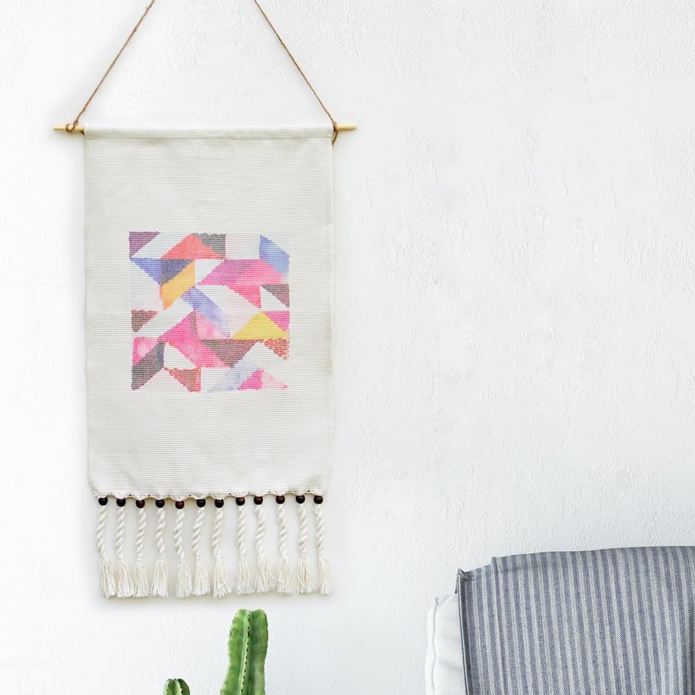 KLOLKUTTA Pink Wall Tapestry, Colorful Pattern Interior Macrame with Beads and Tassels for Office Living Room Bedroom Nursery Craft Decorations