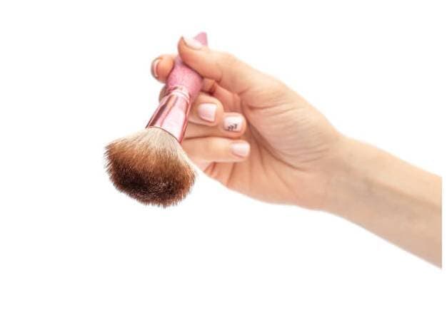 MOMENT Makeup Setting Brush, For Setting powder, Loose Powder, & Pressed Powder, Face Makeup Brush, 402 Brush, Sheer Coverage For Highlighter, Synthetic & Cruelty-Free Bristles, Pack of 1
