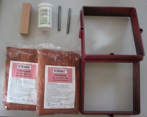 Sand shape box 180 x 180 mm, including 2 kg sand, 1 powder masher wood