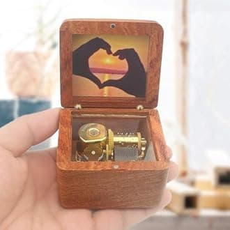Sinzyo Natural Wooden Music Box with Customizable Photos Wind Up Musical Box Gifts for Christmas,Birthday and Valentine's Day(Character Rosewood, Tone:Anastasia-Once Upon a December)