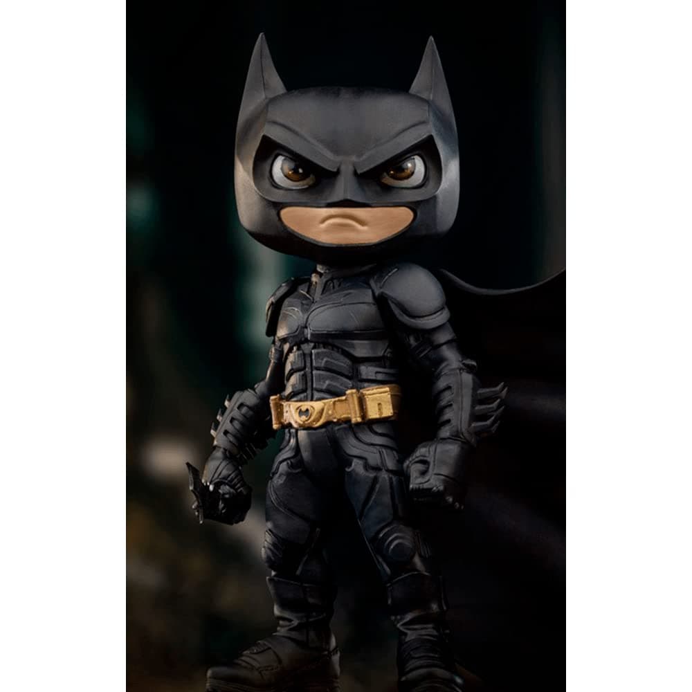 Iron Studios MiniCo Batman The Dark Knight Figure, DC Comics Superhero Collectible Statue, Mini Batman Action Model for Kids- Comic Inspired Gift for Fans and Collectors