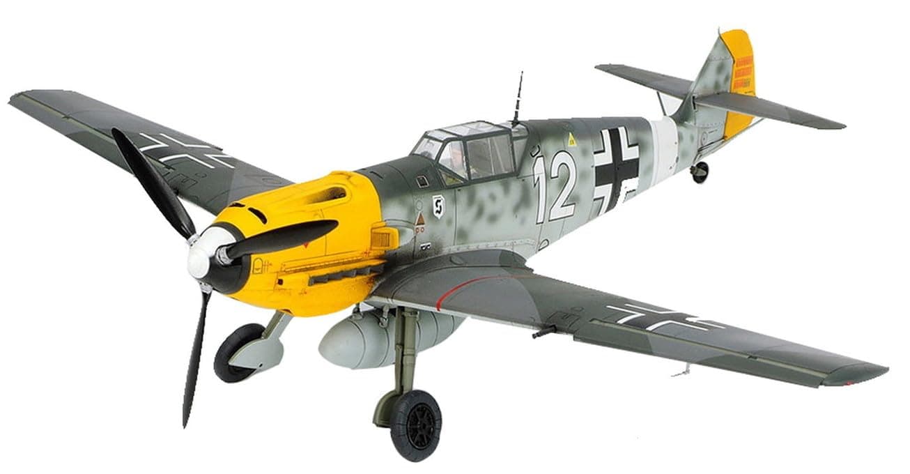 300061063 – 1: 48 WWII Model Set Messerschmitt BF109E-4/7 Trop