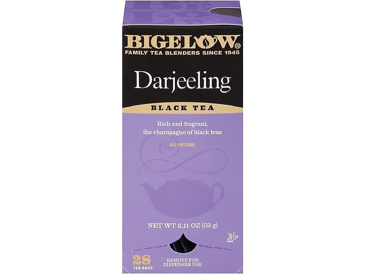 Bigelow Darjeeling Blend Tea 28-Count Box (Pack of 1) Full Caffeine Premium Black Tea Bold and Antioxidant-Rich Full Caffeine Black Tea in Foil-Wrapped Bags