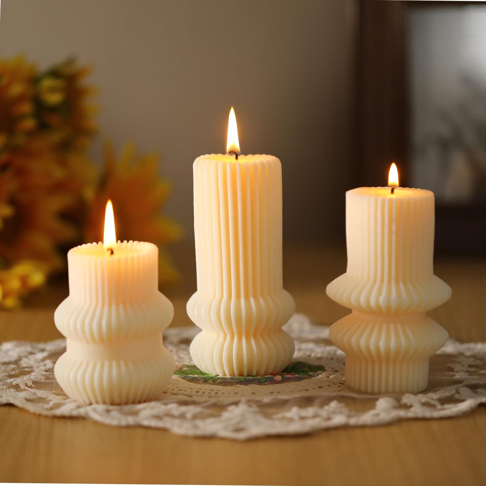 MTLEE 3 Pcs 4.7, 4.2, 3.2 in Height, Small Ribbed Pillar Candles Scented Aesthetic Modern Decorative Soy Wax Candles for Wedding Dinner Christmas Home Decor(Ivory White)