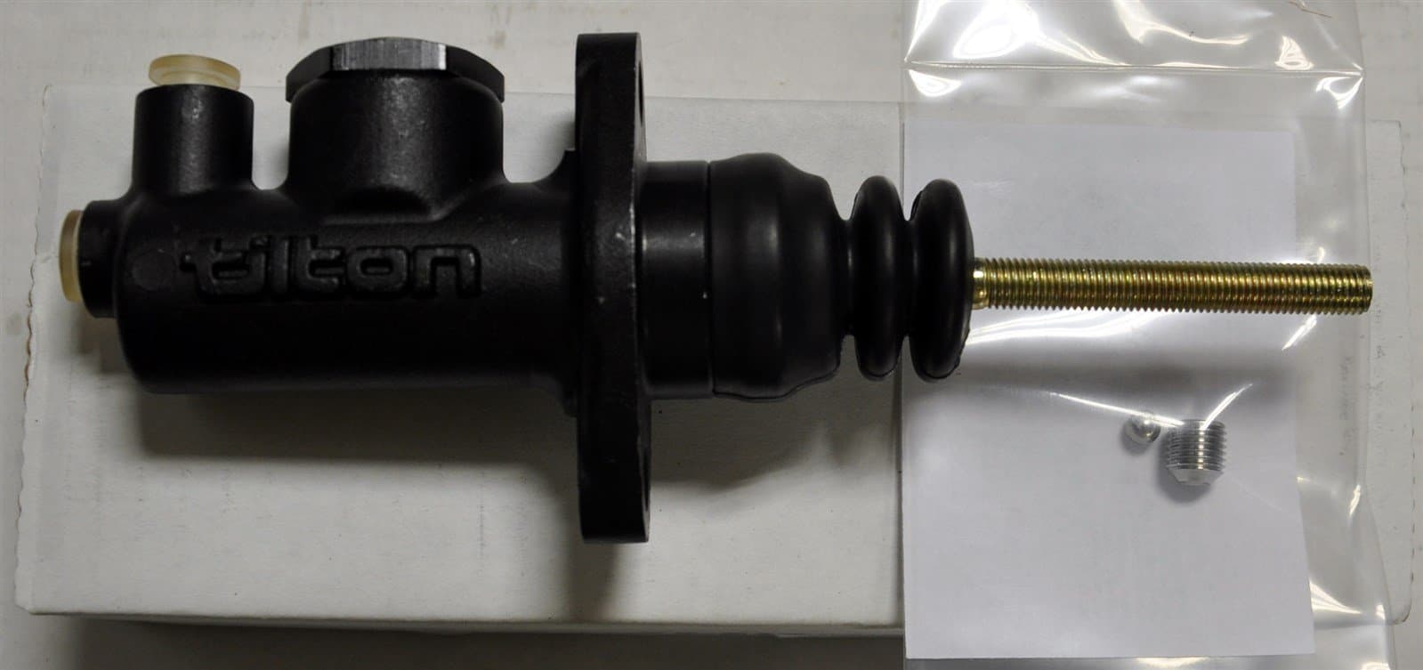 76-875 MASTER CYLINDER, COMPACT, THREADED, 7/8"