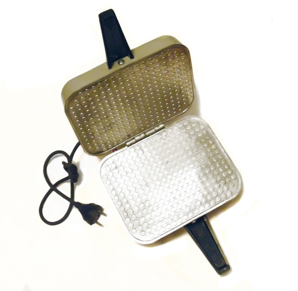 Russian Electric Square Waffle Iron Maker Eb-1/220 New