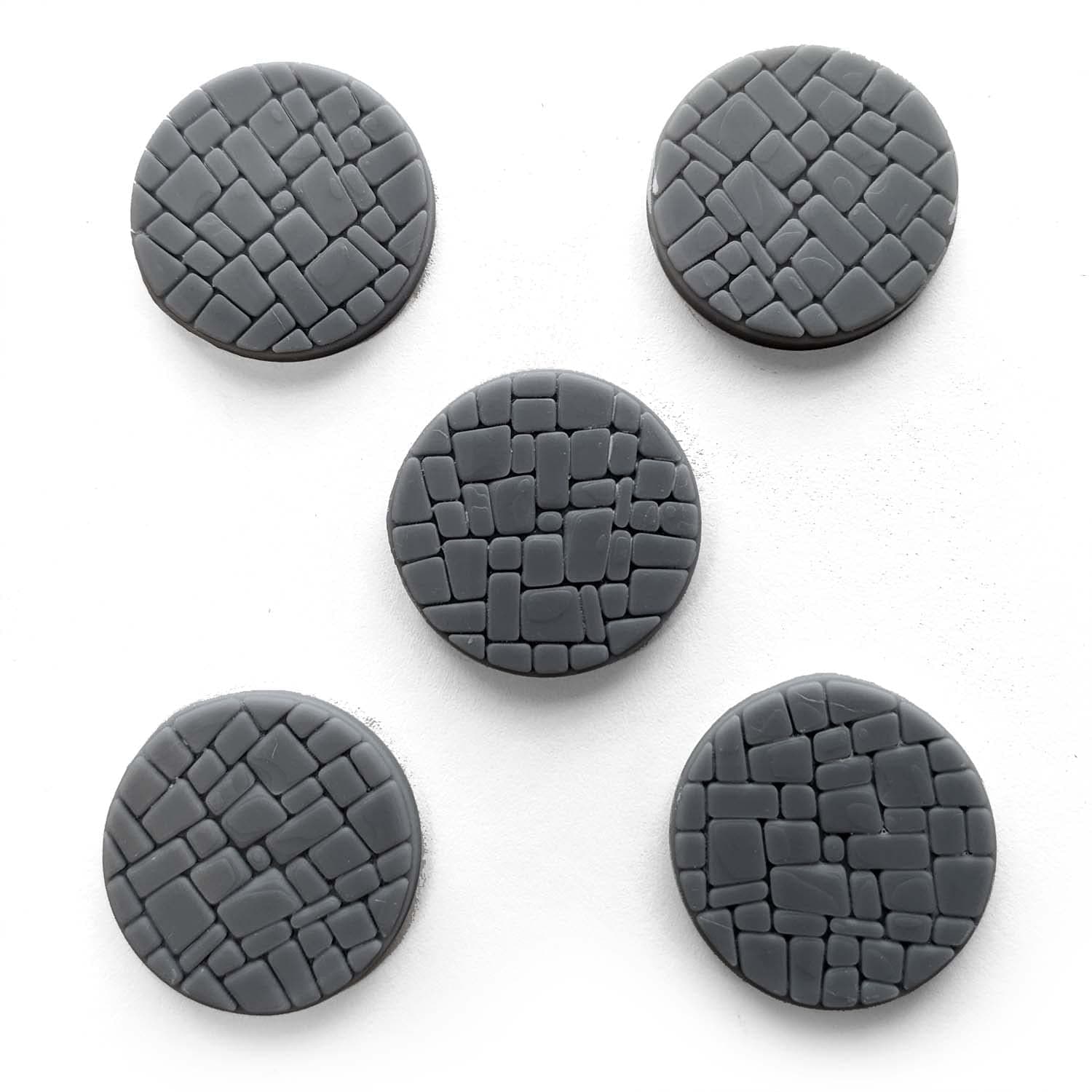 Stonehaven Miniatures 5PK - Plain Flagstone Bases, 32mm Diameter - Designed for 28mm Scale Tabletop War Game Miniatures - Resin, Grey