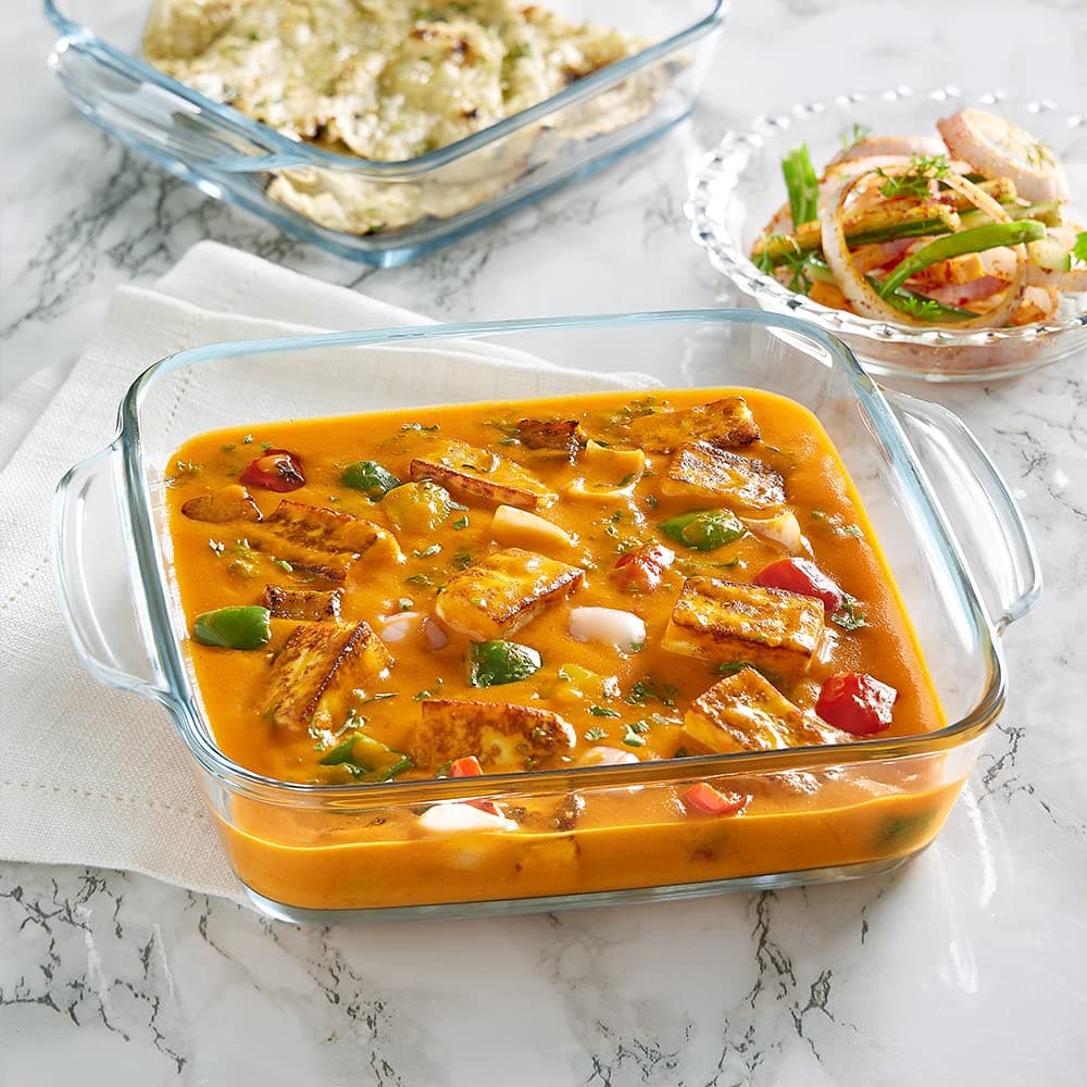 Borosil 1.6 L Baking & Serving Dish with Handle | Borosilicate Glass Round Shape Bakeware and Serveware Casserole Dish Tray | Microwave, Oven & Dishwasher Safe Bowl (Transparent)