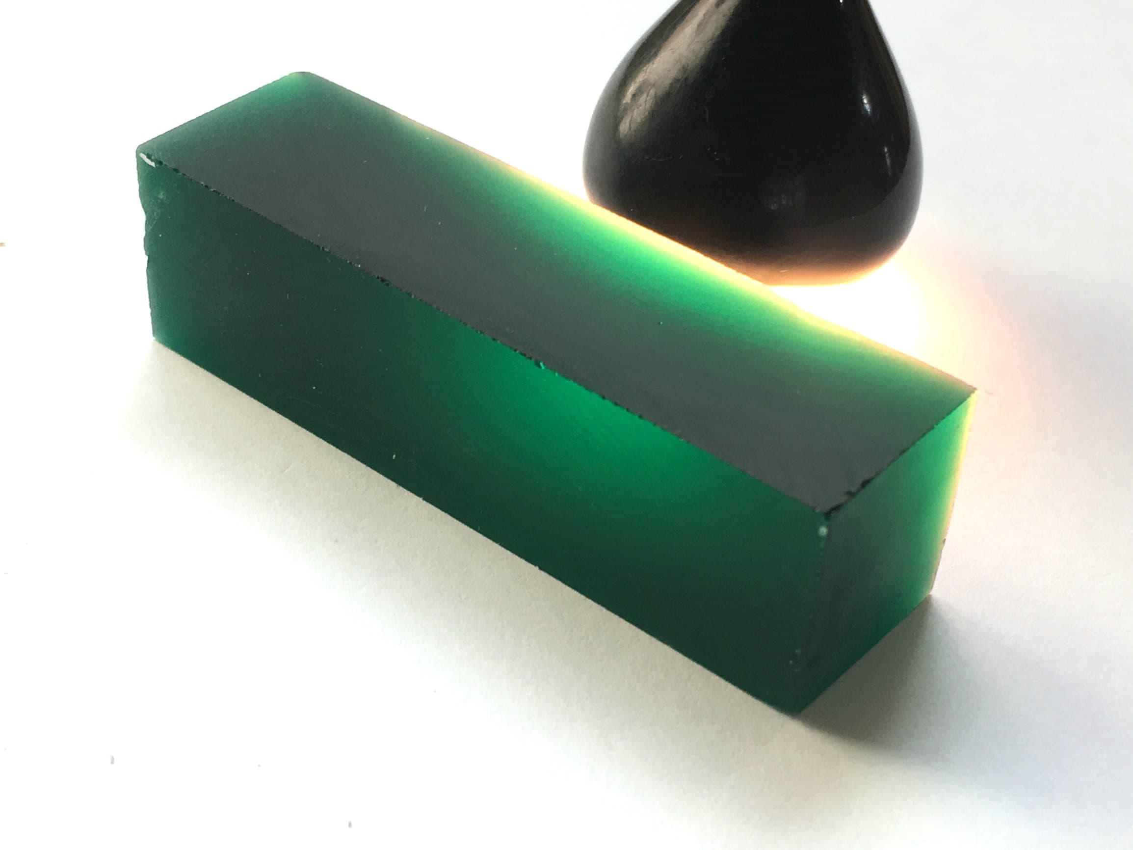 Emerald Green Dark #112A. Rough 90 gr. SIAMITE Created Gemstone. US@GEMS
