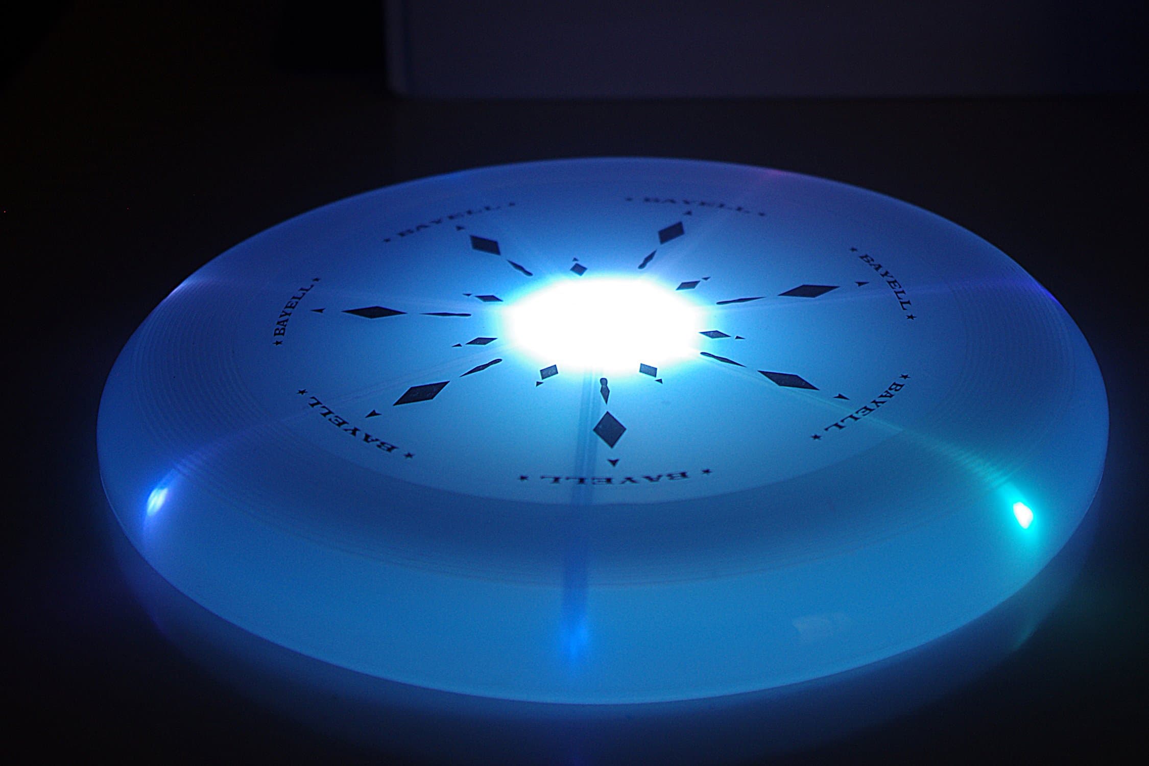 StarryLED - LED Flying Disc-flashing Multi-color At Night-size 10 inch- Safe for Children and Pets-popular Toys