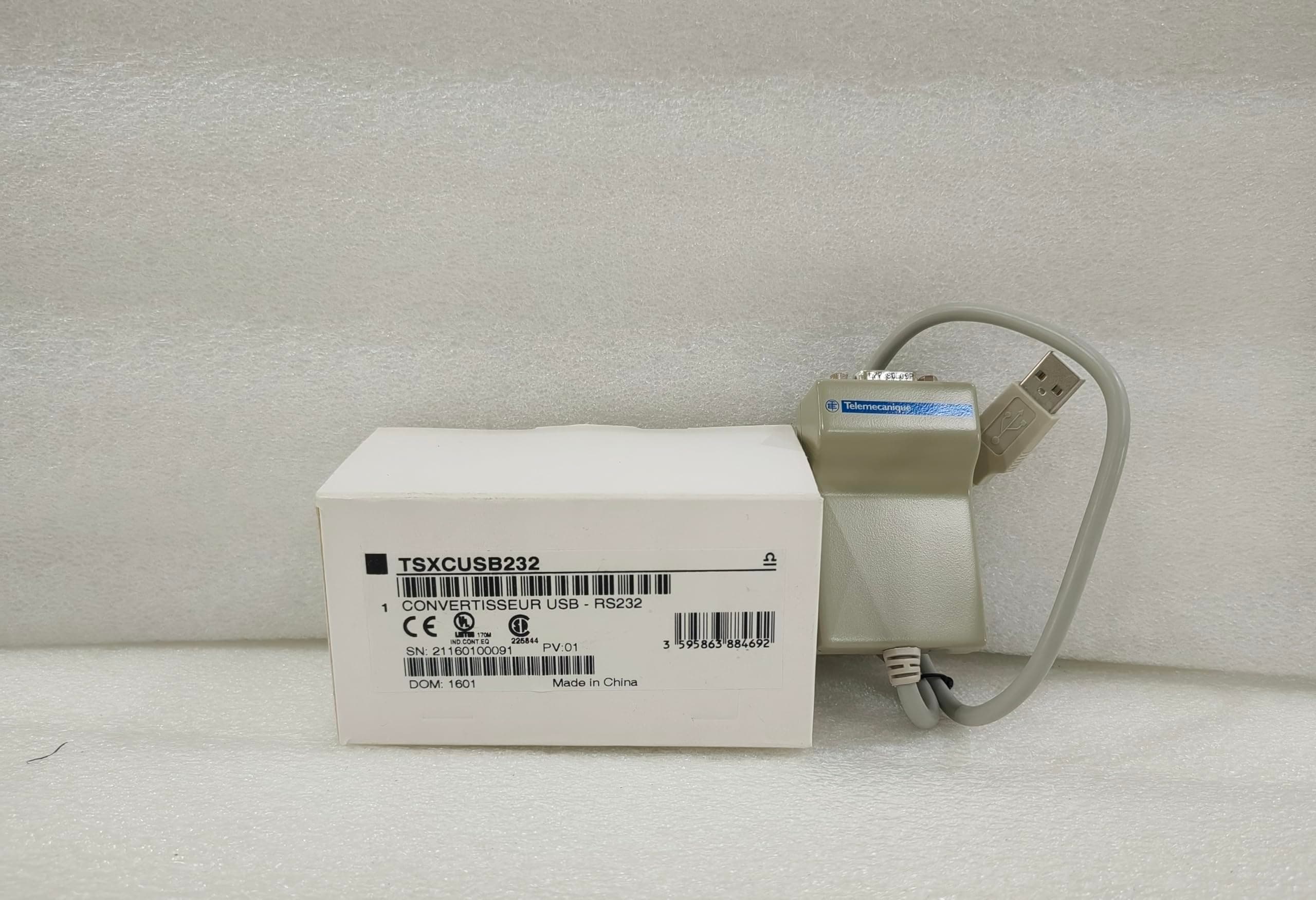 VEICHITSXCUSB232 ， Modicon Quantum ，Connecting Cable of PC Terminal，for Unity Processor -0.4 m ， with Packaging, Never Used, Fast delivery