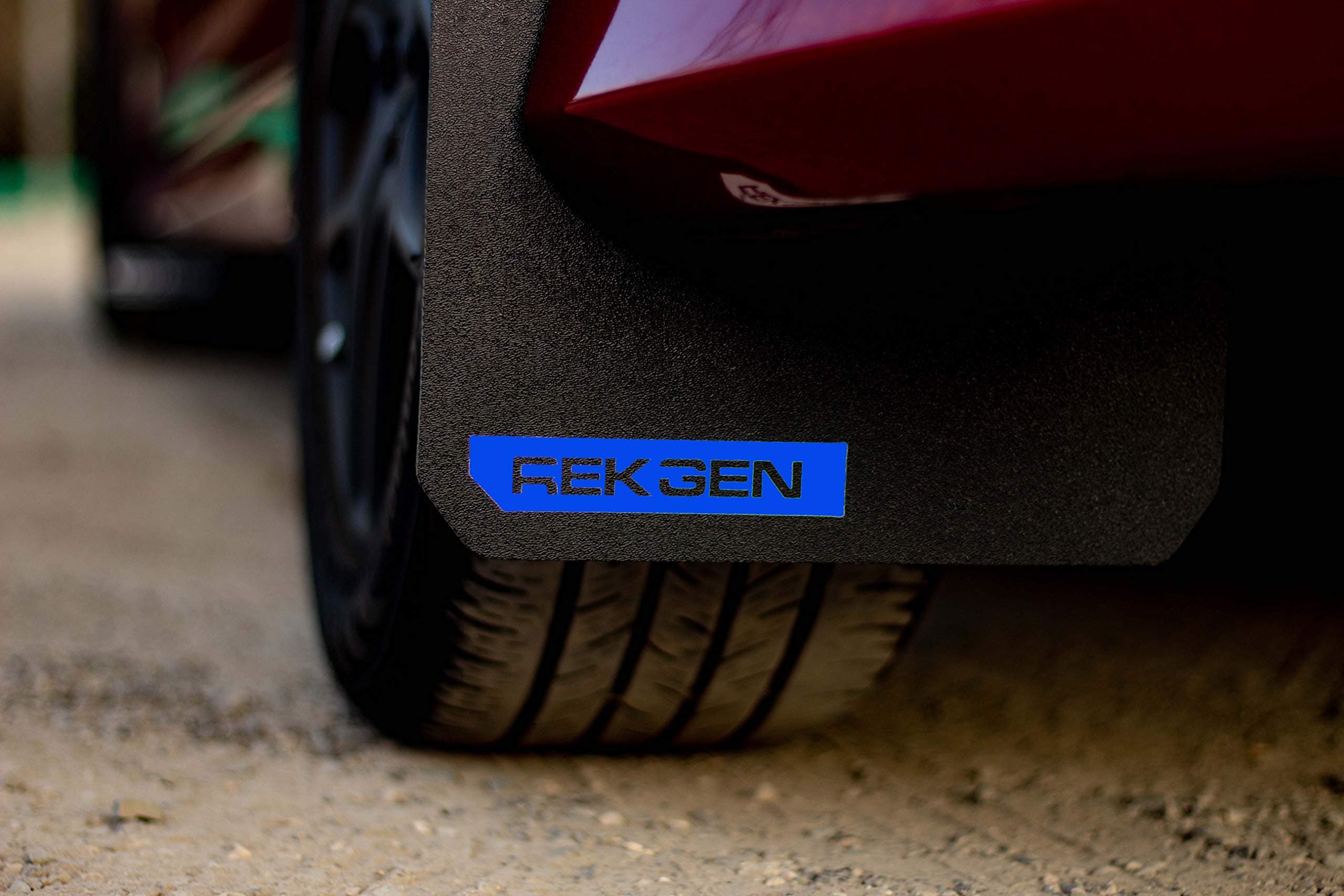 REK GENRally Mud Flaps Compatible with Ford Focus 2012-2018 (Royal Blue Logo)