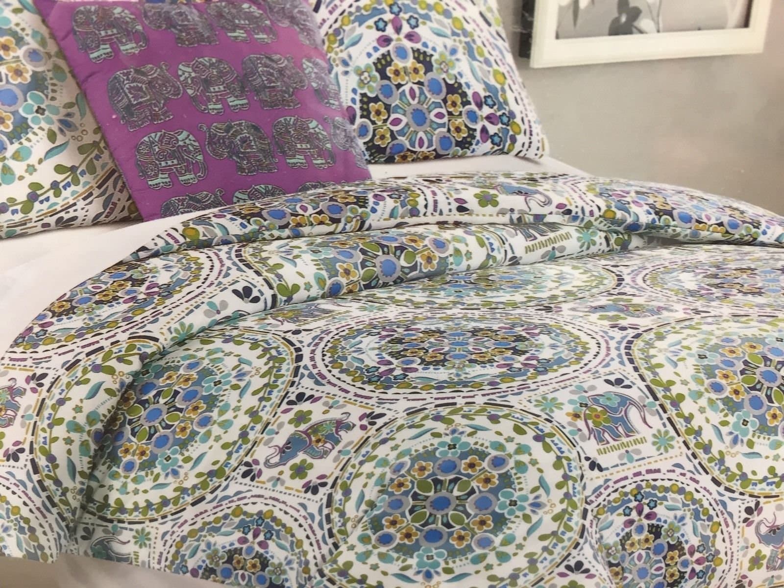 Cynthia Rowley Full Queen Elephant Medallion Comforter Set - 4PC Bedding Set w/Pillow