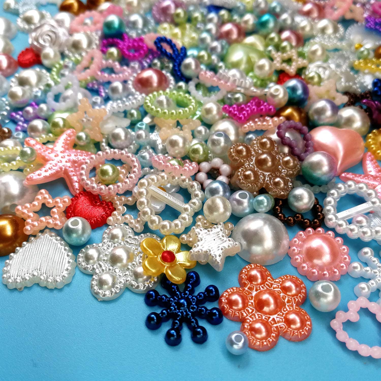 LooconiAmaney 300pcs Random Mixed Styles Crafts Material Kit Flatback Rhinestones Pearls Resins Round Beads Random Embellishments for Loose Gems for DIY