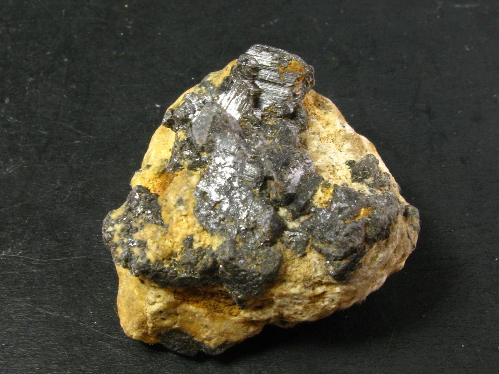 Magnetite Cluster From Arkansas USA - 1.4"