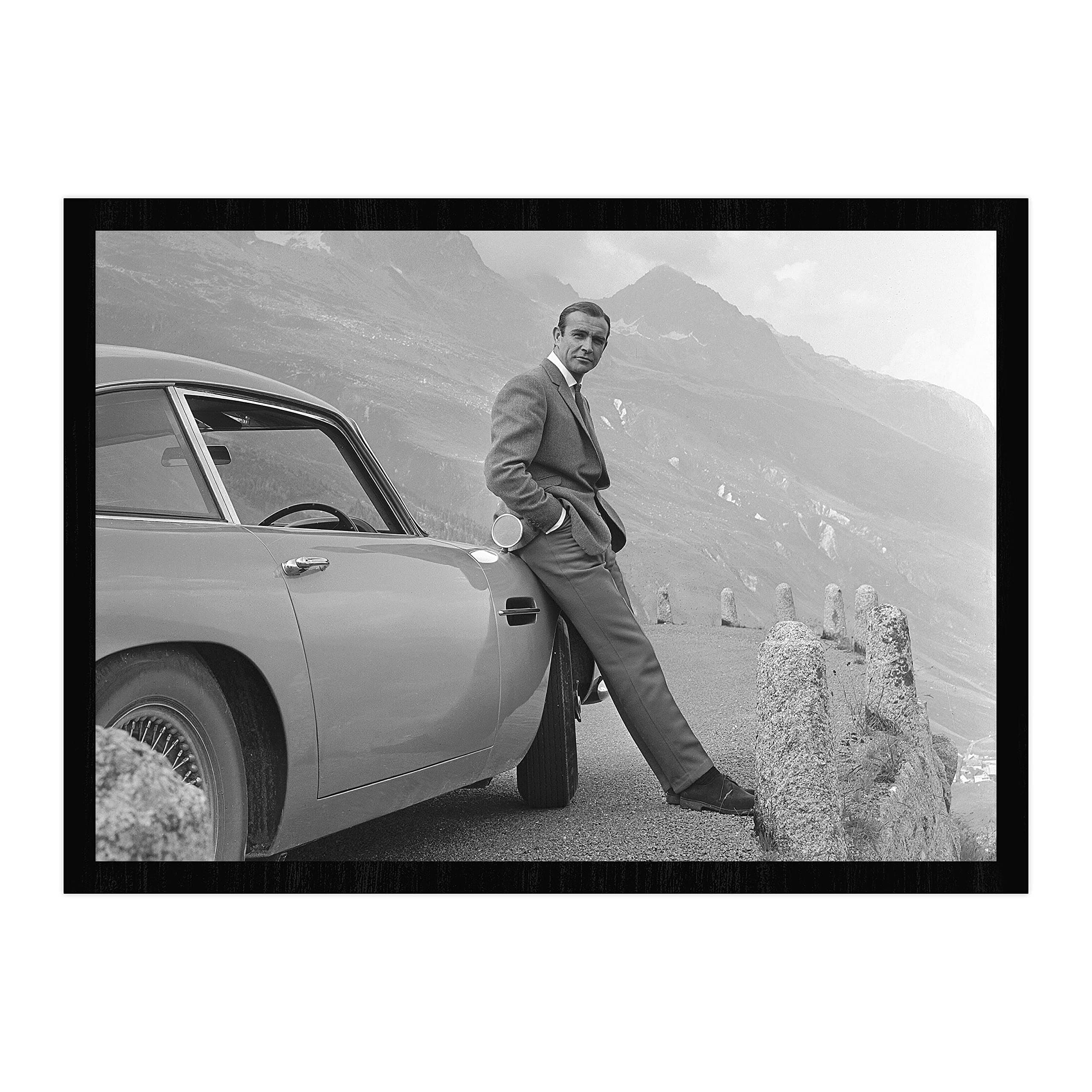 DUBAI SOUVENIR CAMEL STATUE (L)