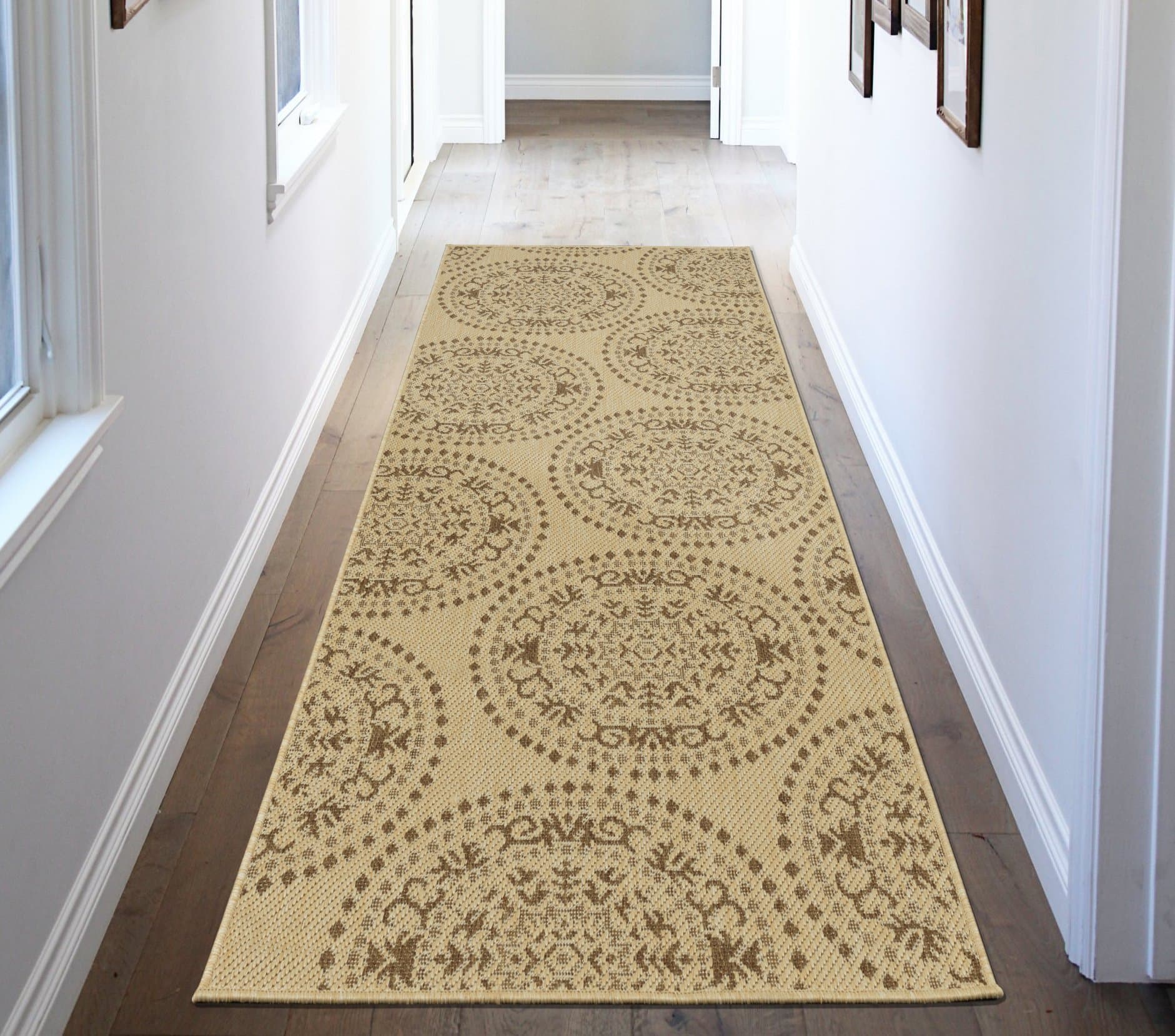 Collection Rugs, 2'7" x 7', Beige Medallion