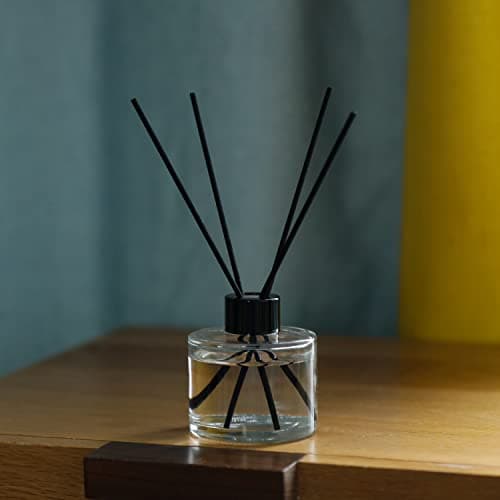 4 x Scented Glass Diffuser Bottles, Refillable Diffuser Bottles with 20 Reed Sticks and Black Caps and Funnels, Diffuser Jars for Home, Oil Fragrance Decoration, Gift for Girls and
