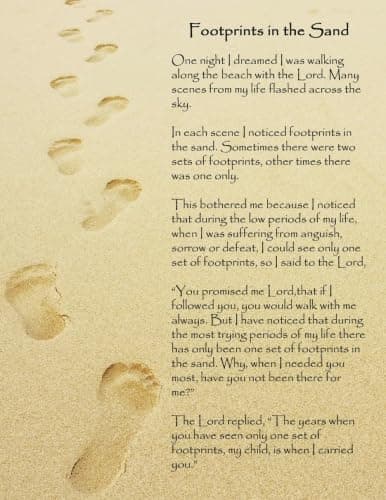 Footprints in the Sand: A Large (8.5" x 11") Notebook, Journal, or Diary Paperback – 27 Aug. 2016
