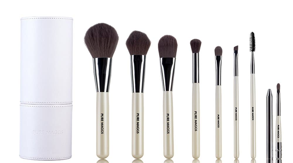 Pure Maggs Makeup Brush Set with Chic Travel Case - Include 8 Must Have Powder Blush Foundation Eyeshadow Eyebrow Mascara Lip - Soft Firm Bristles for Flawless Makeup - Easy to Clean and Durable - Best gift idea (Pearl White)