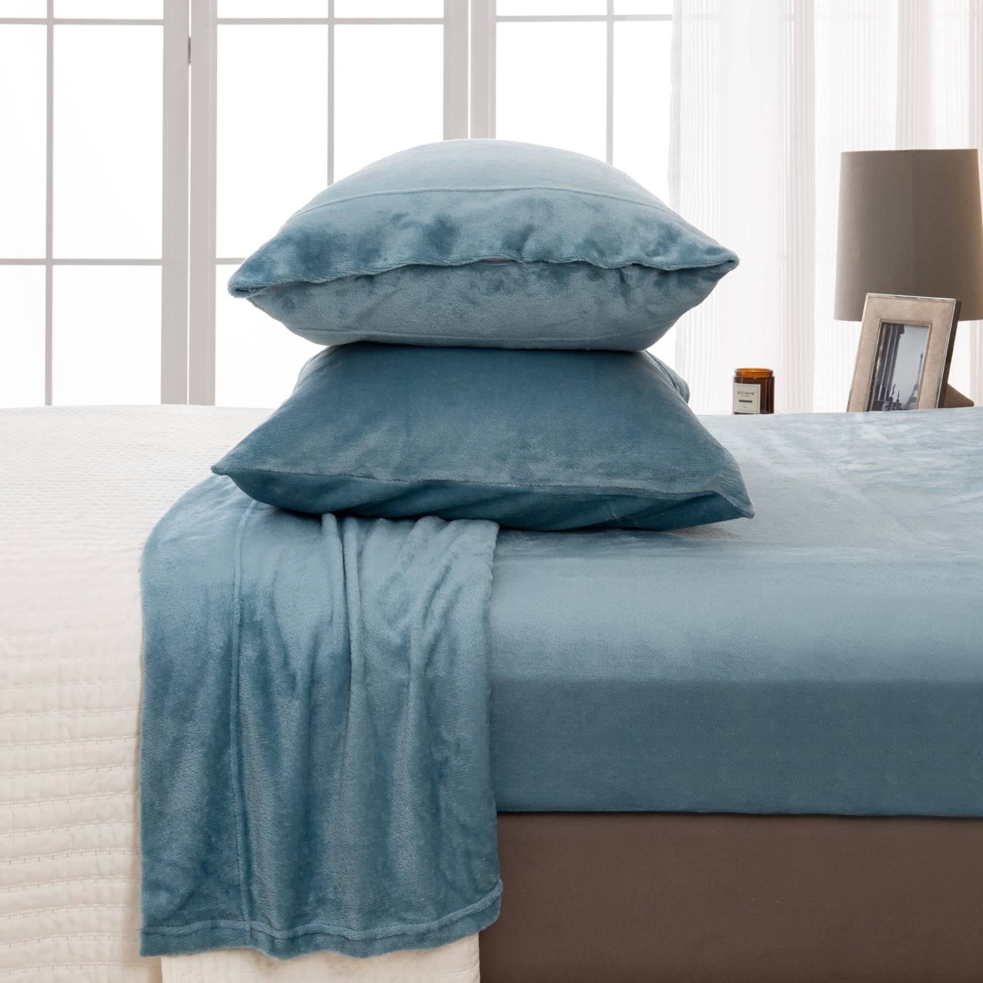 Extra Soft Velvet Plush Full Micro Fleece Sheet Set | Deluxe Microplush Non Pilling Sheets, Deep Pocket | Lavish Sherpa Velvet Luxe Collection by Great Bay Home (Full, Blue Surf)