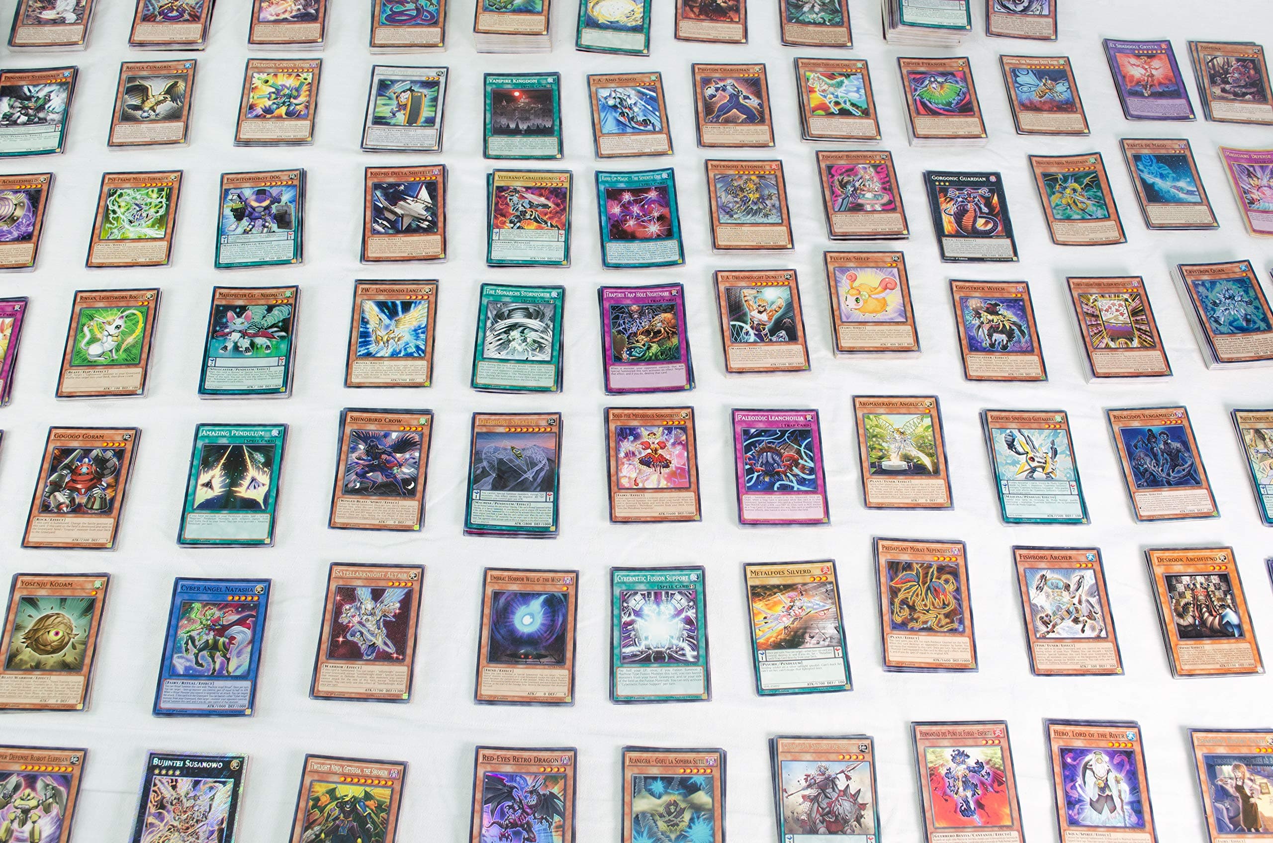 200 YuGiOh Card LOT Mint Condition Includes all Sets **FAST SHIPPING**