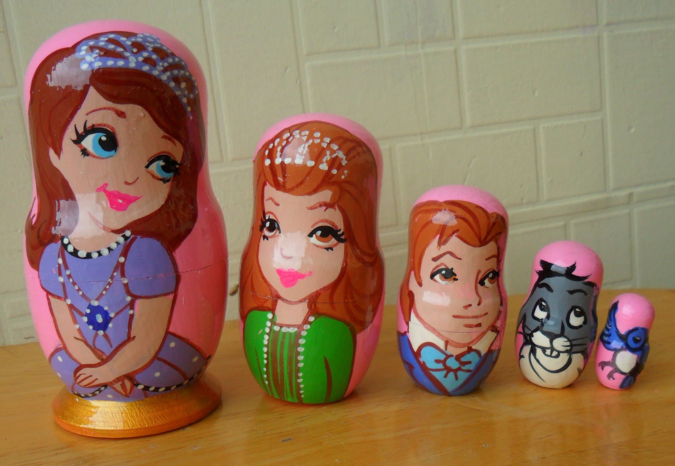 Sofia the first Russian nesting Doll Set of 5 piece. Hand-painted in Russia.